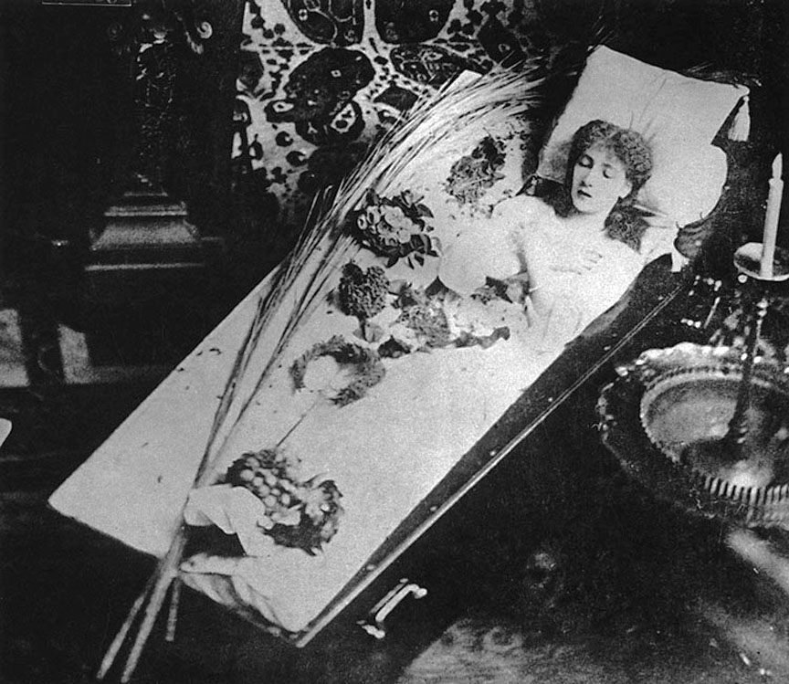 sarah bernhardt in coffin